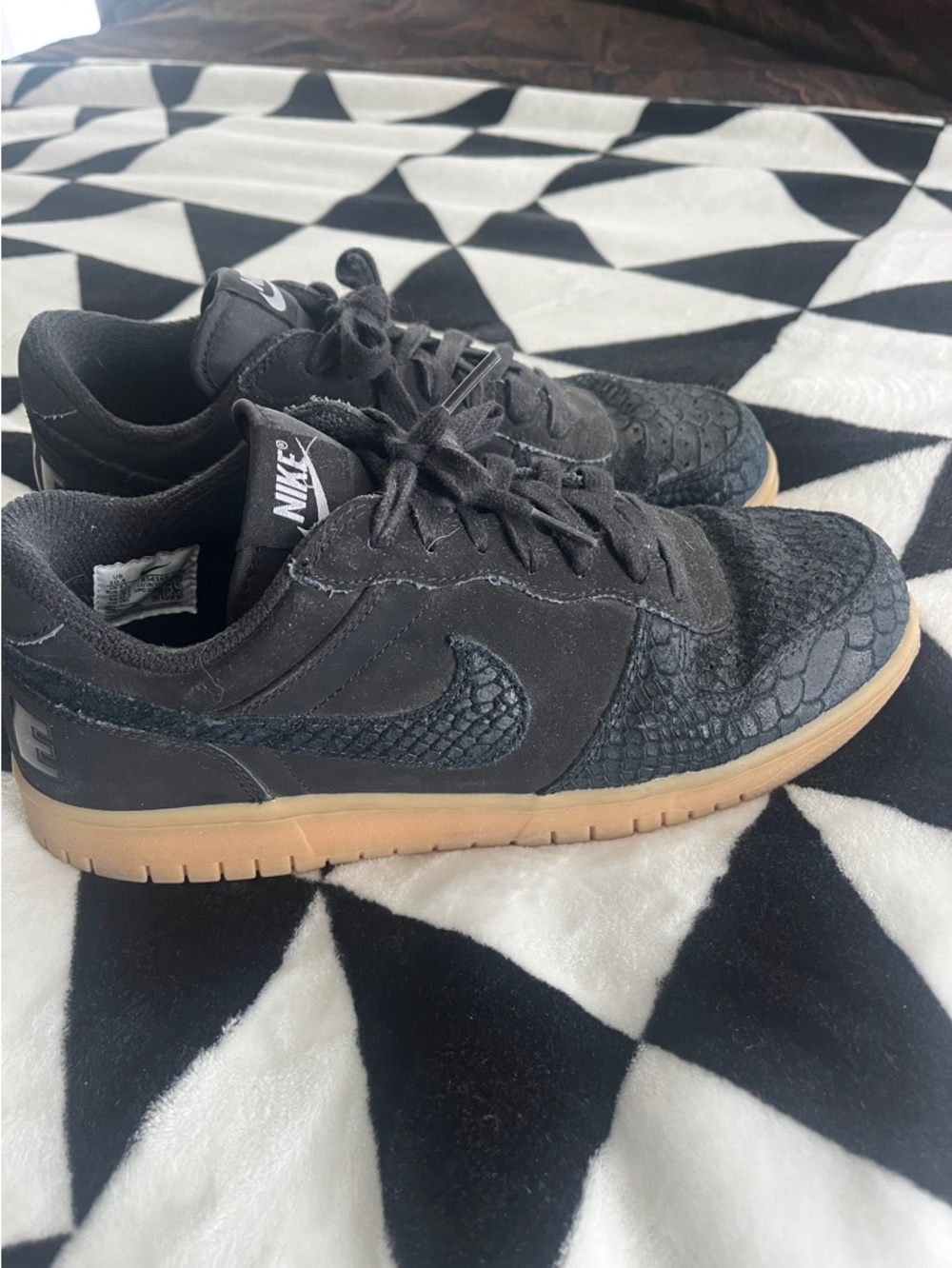 Nike Big Low LUX Black
Gum Sole Sneakers 10.5